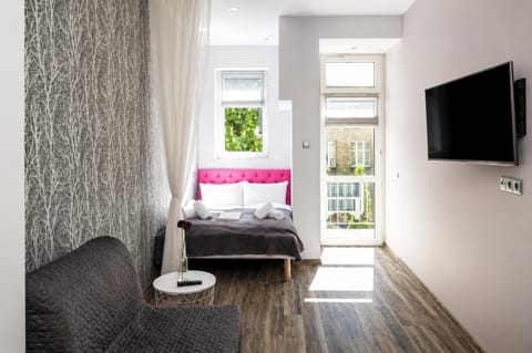 Photo of the whole room, Seating area, Bedroom