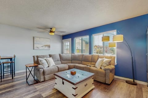 The Cozy Coast House in Long Beach