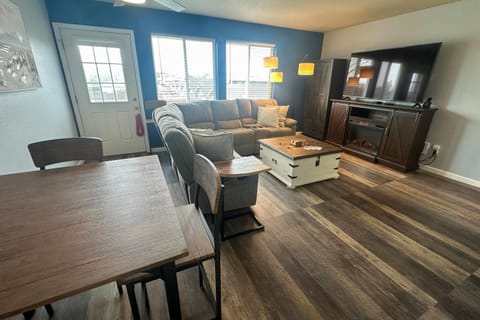 The Cozy Coast House in Long Beach