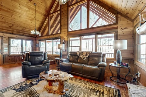 Bougie Bear Cabin Cabin in Union County