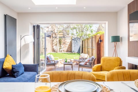 Living room, Garden view