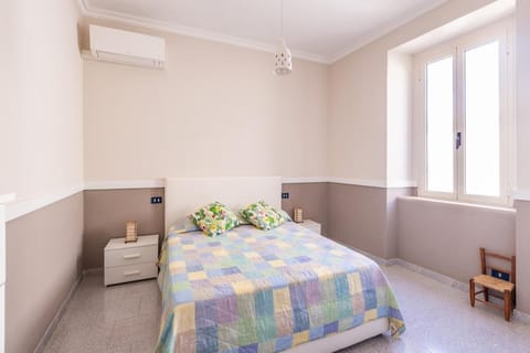 Bed, Photo of the whole room, Bedroom, air conditioner