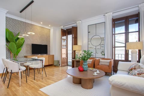 TV and multimedia, Balcony/Terrace, Living room, Seating area
