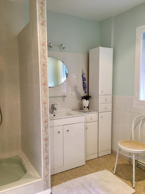 La Pujauline Apartment in Villeneuve-lès-Avignon