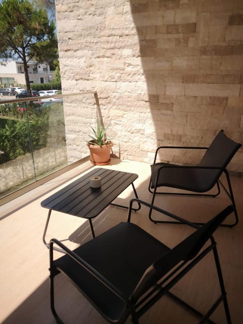 Day, View (from property/room), Balcony/Terrace, Balcony/Terrace, sunbed