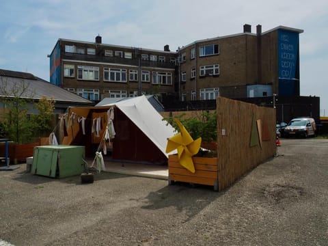 DE BUITENKANS urban camping - unique cabins Cabin in Rotterdam