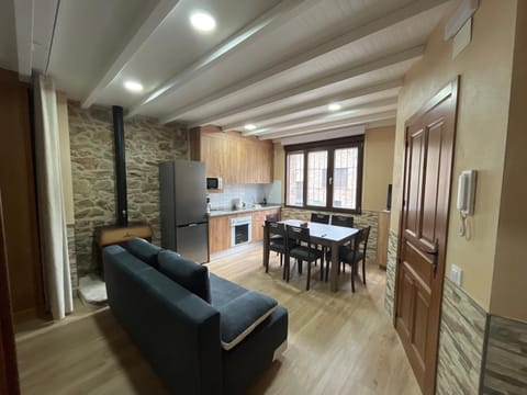 Kitchen or kitchenette, Living room, Seating area, Dining area, stove