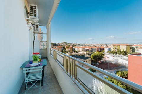 Property building, Balcony/Terrace, City view