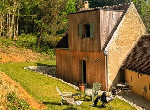 Property building, Natural landscape, Garden view
