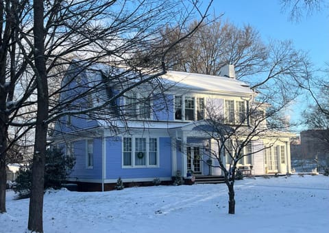 Property building, Day, Winter