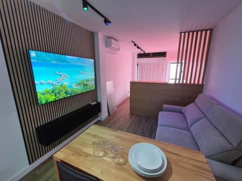 Communal lounge/ TV room, TV and multimedia
