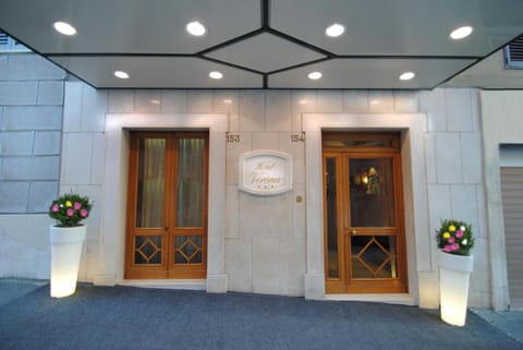 Facade/entrance