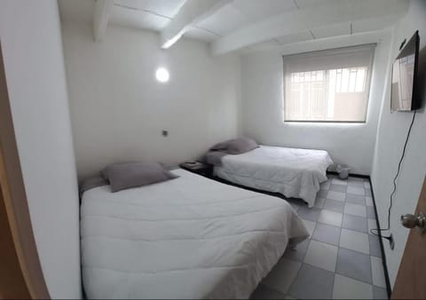Bed, TV and multimedia, Bedroom