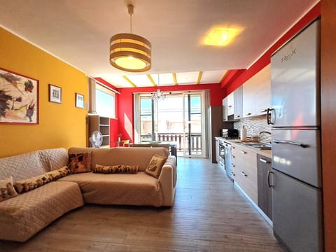 Kitchen or kitchenette, Living room, Dining area