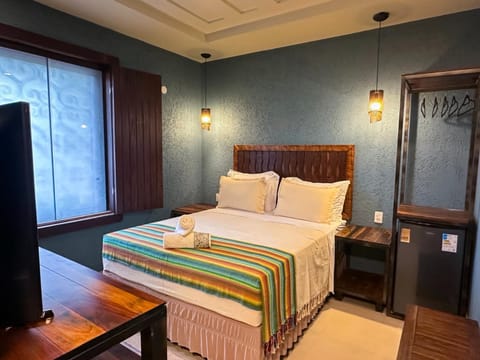 Bed, TV and multimedia, Photo of the whole room, Bedroom, Lake view, minibar, air conditioner