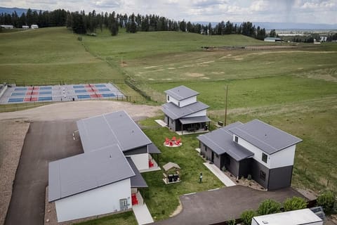 The Jewel View Cottages Unit 2, 1BD1BA Apartment in Bigfork