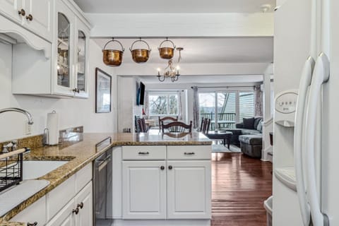 Steps to Ski Trail Fireplace - Kingswood 1B House in Quechee