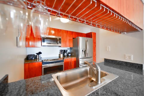 Kitchen or kitchenette, dishwasher, toaster