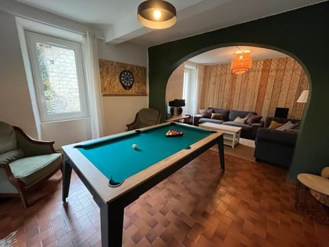 Billiard, Living room