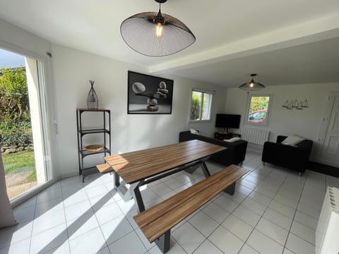 Ty Plom proche du centre et des plages House in Plomeur