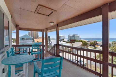 Sand Castle Villas 1 (2/1) House in Lower Grand Lagoon