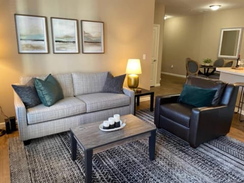 The Hilliard Executive No Steps Luxury Beds Apartment in Hilliard