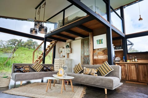 Day, Seating area