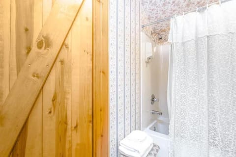 Briarstone Inn Unit 5 Apartment in Galena