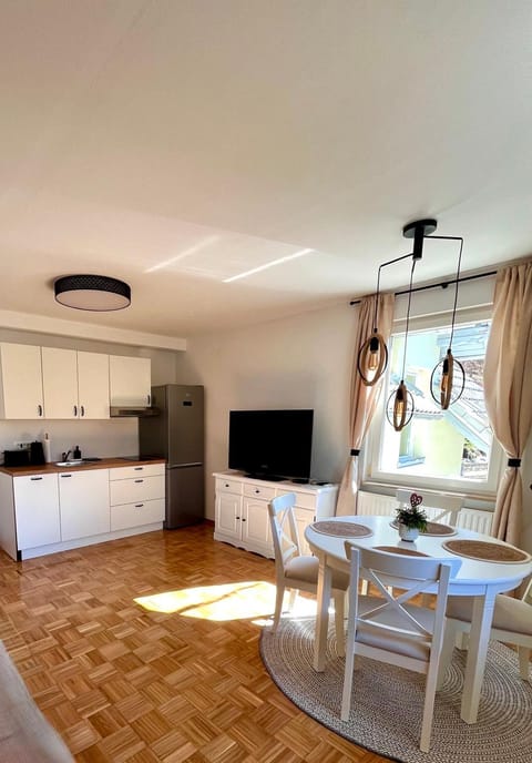 TV and multimedia, Kitchen or kitchenette, Seating area, Dining area, pet friendly
