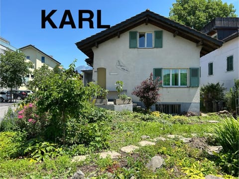 Property building, Quiet street view