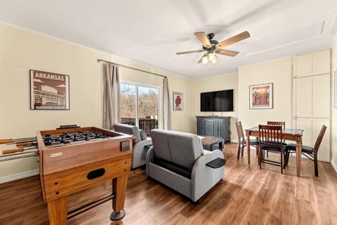 Blueberry Bliss Family Retreat on Beaver Lake House in Arkansas