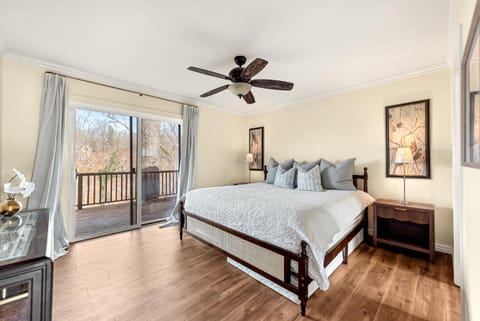 Blueberry Bliss Family Retreat on Beaver Lake House in Arkansas