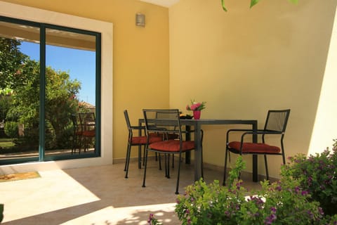 Balcony/Terrace, children, Family
