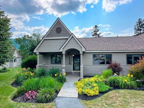 FV43 Bretton Woods single level home with AC on golf course House in Rye Beach