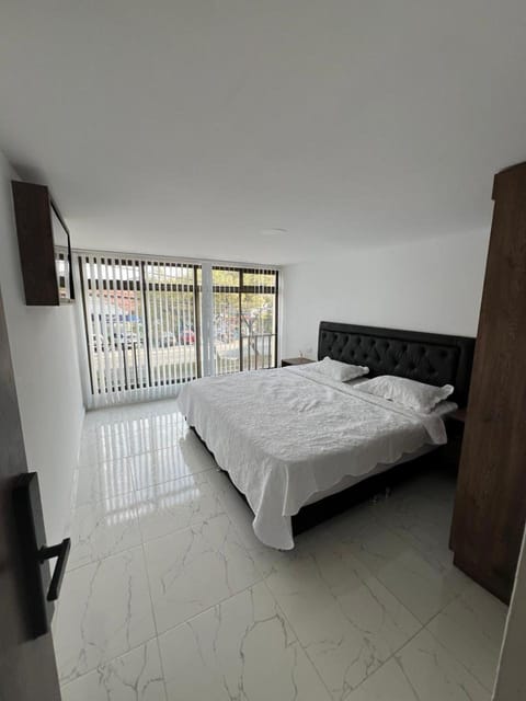 Bed, Photo of the whole room, Bedroom, City view