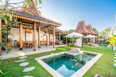 Garden, Garden view, Pool view, Swimming pool, sunbed