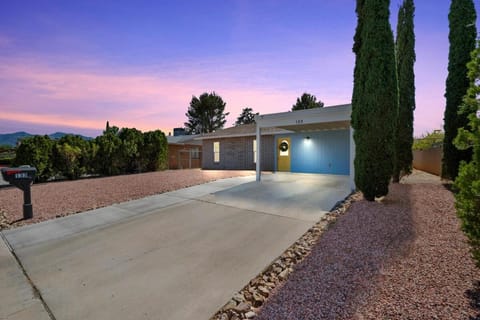 l NEW l Fully Remodeled 3BR 2BTH l 1 Min to Veterans Memorial Park House in Sierra Vista