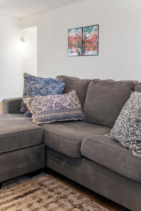 l NEW l Fully Remodeled 3BR 2BTH l 1 Min to Veterans Memorial Park House in Sierra Vista