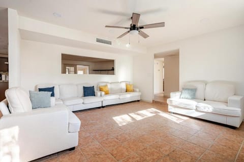 l NEW l 5BR 3BTH Large and Modern Home l Central LOC l 1 ACRE lot House in Sierra Vista