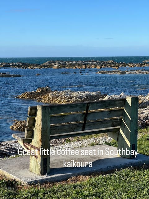Nearby landmark, Text overlay