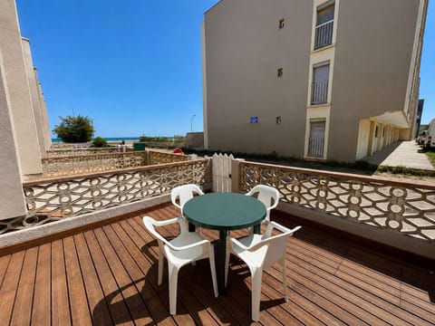 Patio, Day, View (from property/room), Balcony/Terrace, Dining area, Sea view