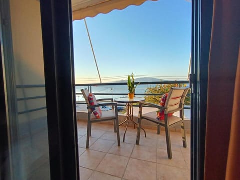 Natural landscape, Balcony/Terrace, Sea view