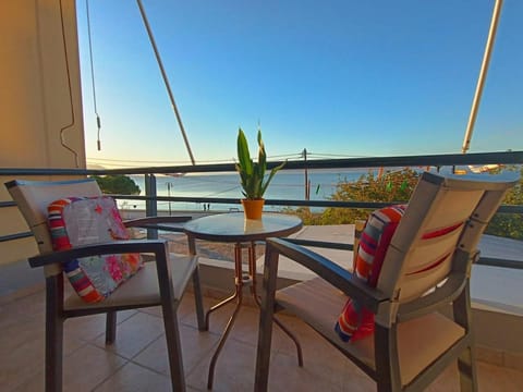 Natural landscape, Balcony/Terrace, Sea view