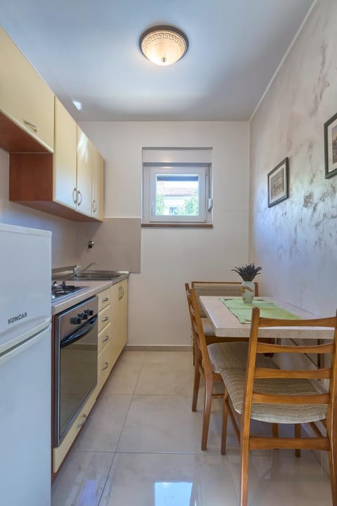 Kitchen or kitchenette, pet friendly