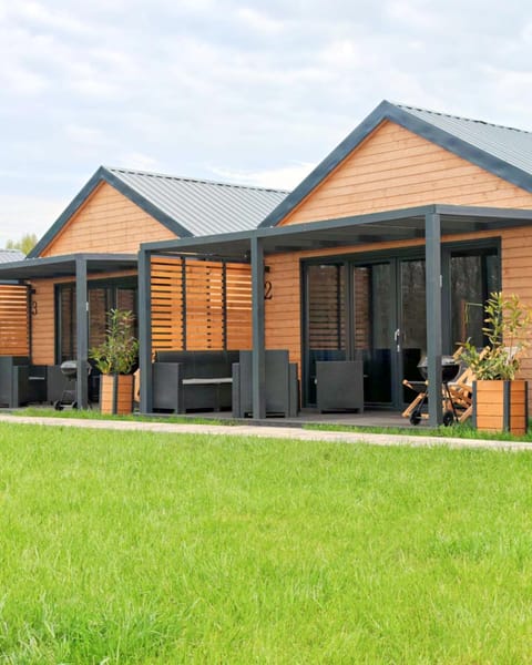 Property building, Garden, Garden, View (from property/room), Balcony/Terrace, Balcony/Terrace, Garden view