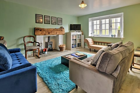 Communal lounge/ TV room, TV and multimedia, Living room, Seating area