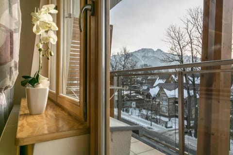 Day, Natural landscape, Winter, View (from property/room), Balcony/Terrace, Mountain view
