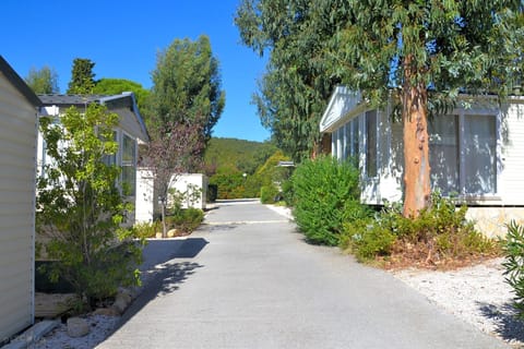 Camping maeva Escapades Parc Valrose Campground/
RV Resort in La Londe-les-Maures