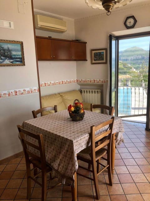 Balcony/Terrace, kitchen, air conditioner