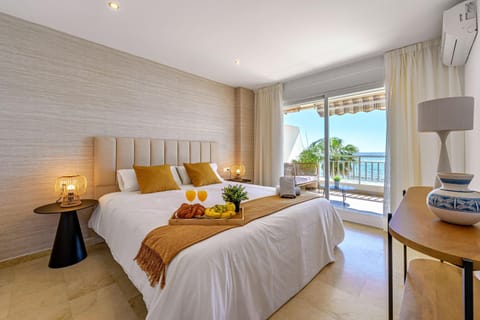Bedroom, Sea view